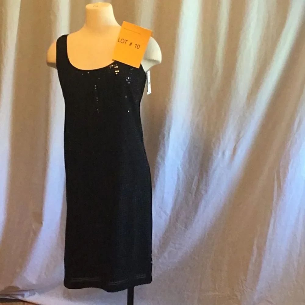 Sleeveless sequined party dress in size 2 black
